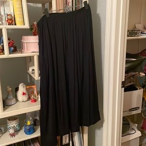 Gorgeous navy Banana Republic dressy skirt